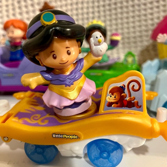 Little People Princess Parade (9)with Jasmine - Picture 2 of 13